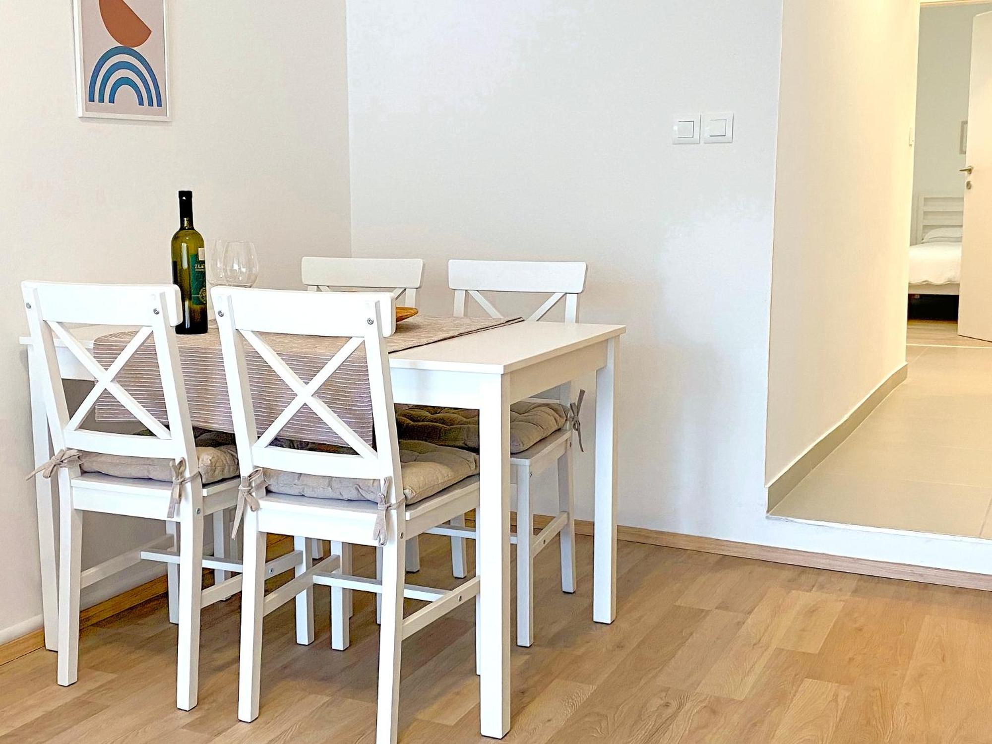 Apartments Tena With Private Parking Pula Exterior photo