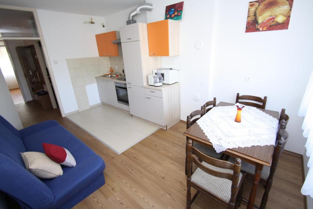Apartments Tena With Private Parking Pula Room photo