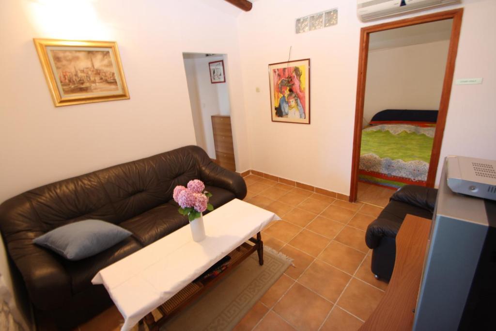 Apartments Tena With Private Parking Pula Room photo